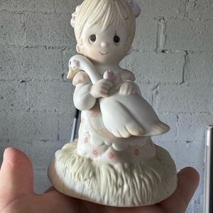 Johnathan and David 1980 Figurine with Swan - Cream and White